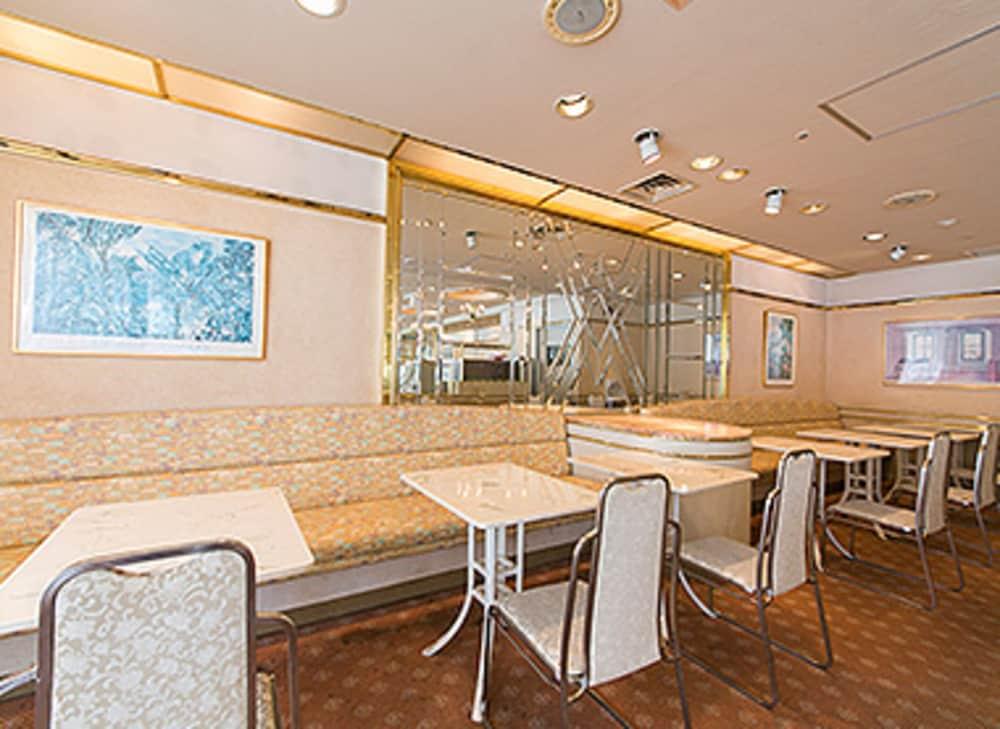 Tokushima Washington Hotel Plaza Extérieur photo