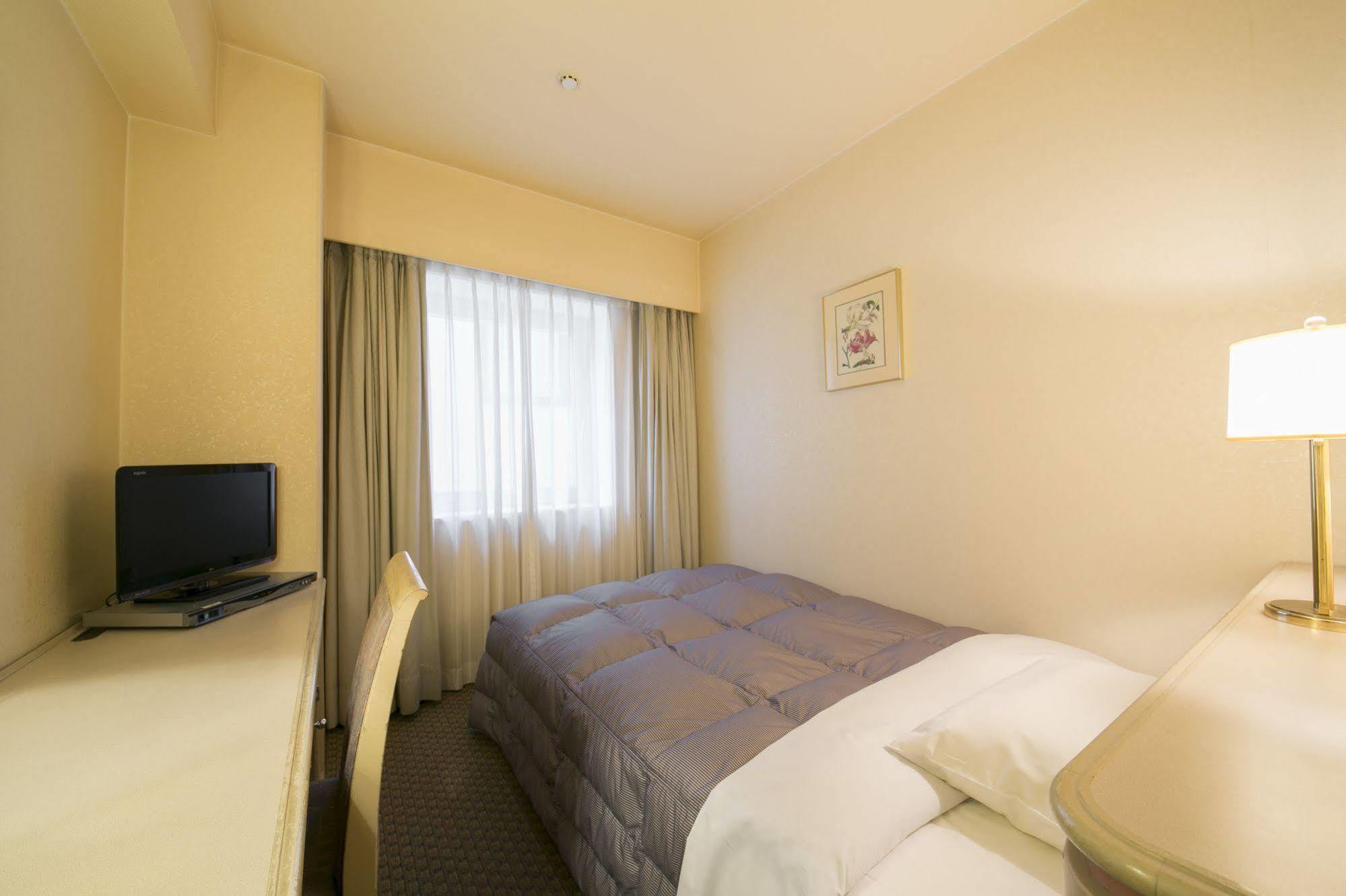 Tokushima Washington Hotel Plaza Extérieur photo