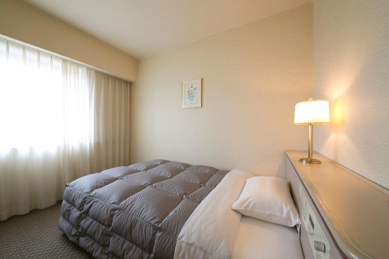 Tokushima Washington Hotel Plaza Extérieur photo
